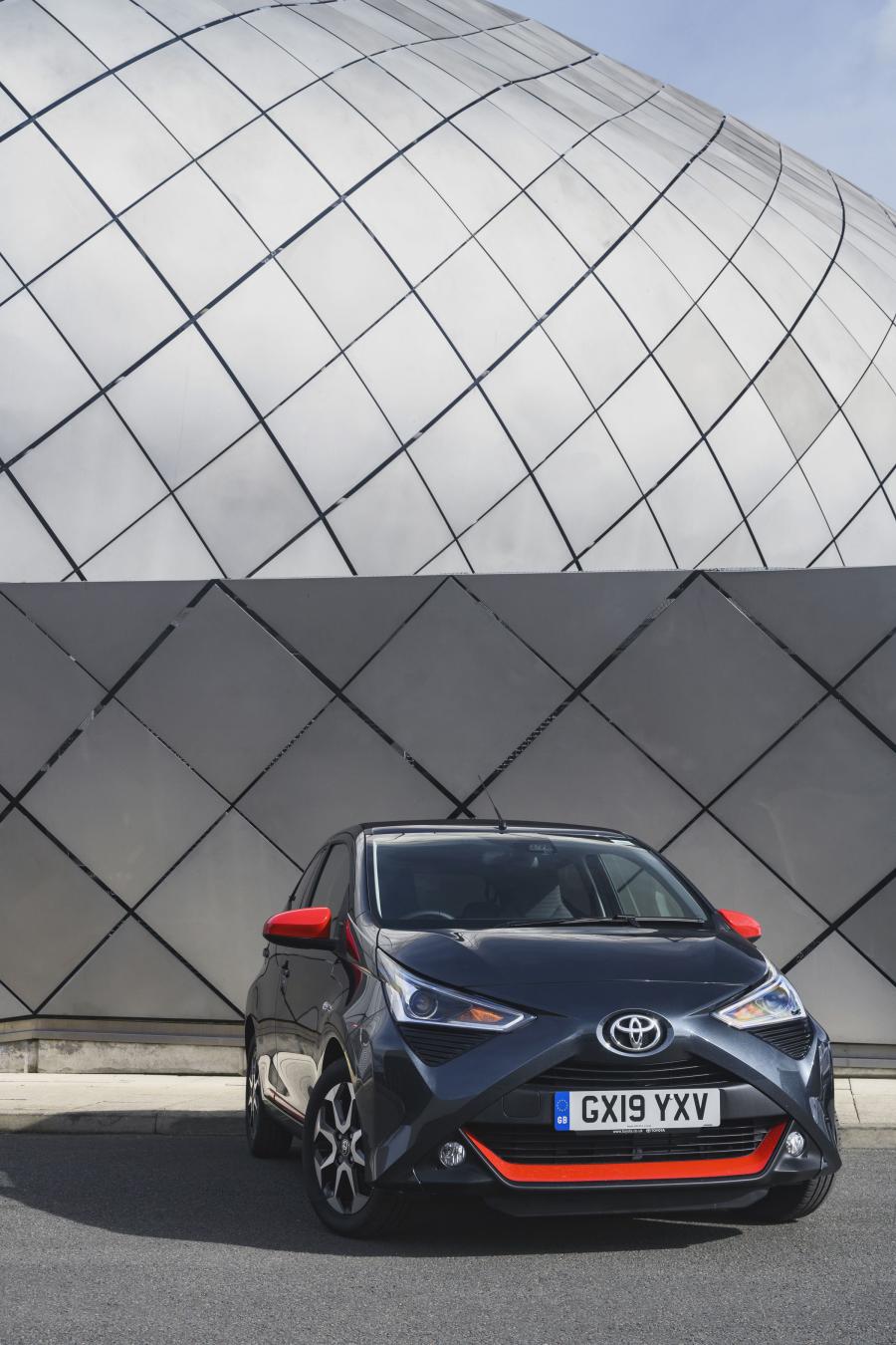  Toyota Aygo x-trend 5-Door 2019 года  (UK) (фото 25 из 26)